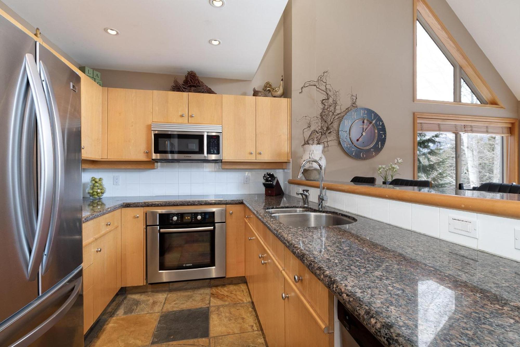 Alpine Greens 8 | Bright Townhome Near Blackcomb, Walk Or Shuttle To Skiing, Secure Parking Whistler Kültér fotó
